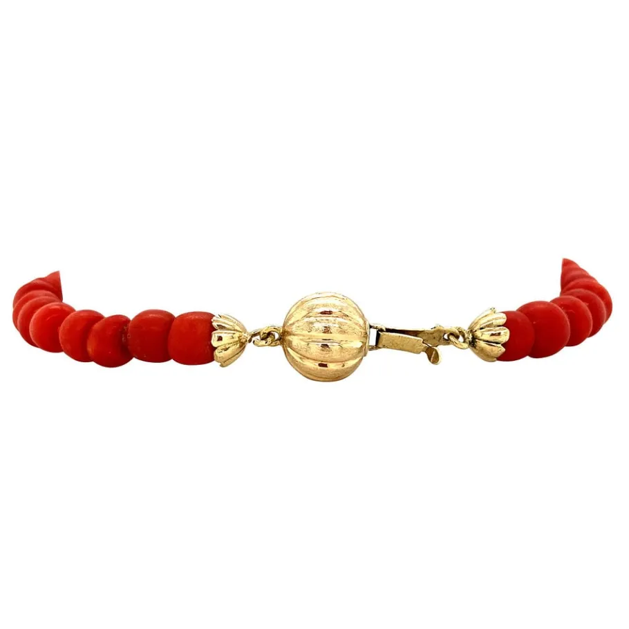 blood_coral_bracelet_with_2.webp Blood coral bracelet with gold clasp 14 krt>Vintage Jewellery Sale
