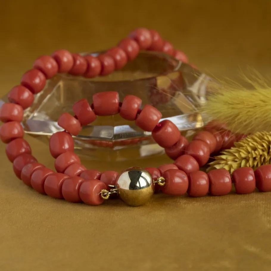 Blood coral necklace with gold clasp 14 krt>Vintage Jewellery Online