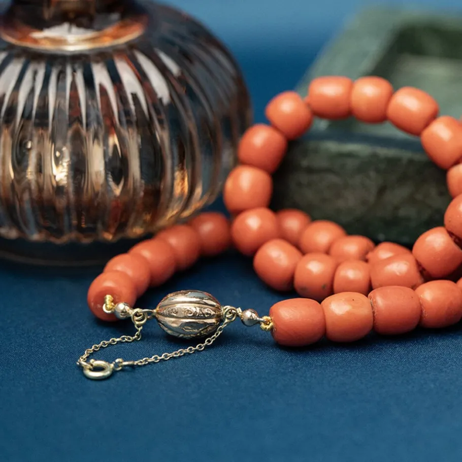 Blood coral necklace with gold clasp 47 cm 14 krt>Vintage Jewellery Outlet