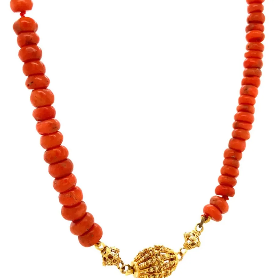 blood_coral_necklace_with_2-2.webp Blood coral necklace with gold clasp 14 krt>Vintage Jewellery Fashion