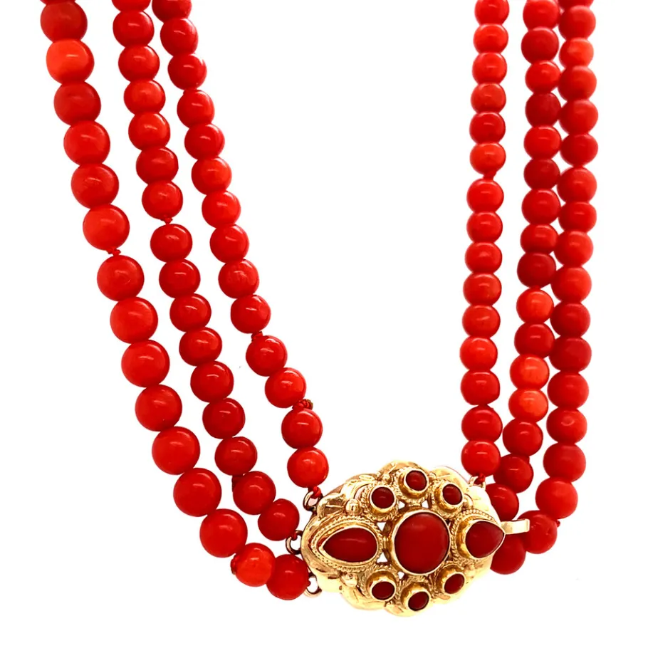 blood_coral_necklace_with_2.webp Blood coral necklace with gold clasp 14 krt>Vintage Jewellery Outlet