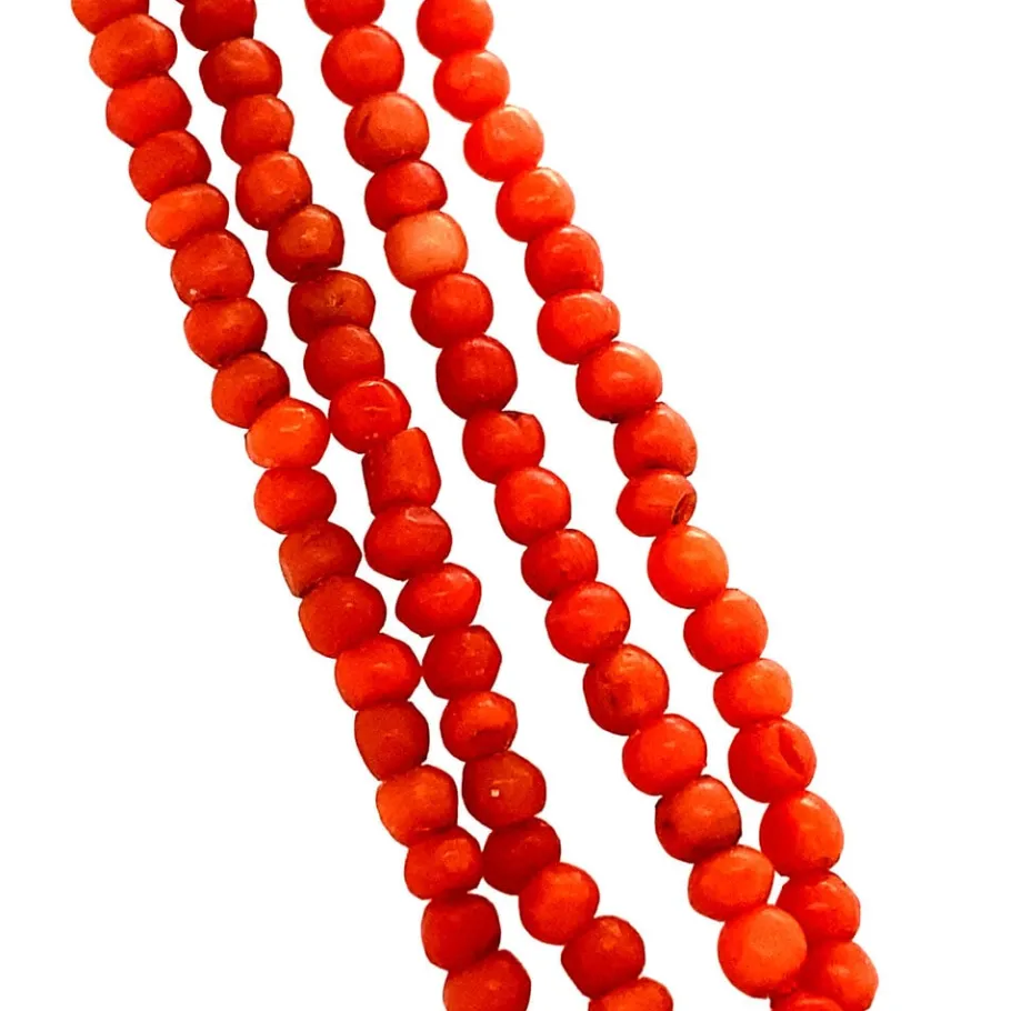 blood_coral_necklace_with_3-1.webp Blood coral necklace with gold clasp 14 krt>Vintage Jewellery Sale