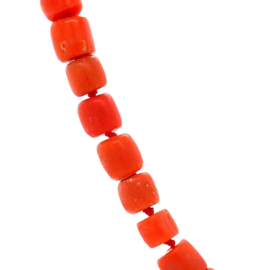 blood_coral_necklace_with_3-5.webp Blood coral necklace with gold clasp 14 krt>Vintage Jewellery Clearance