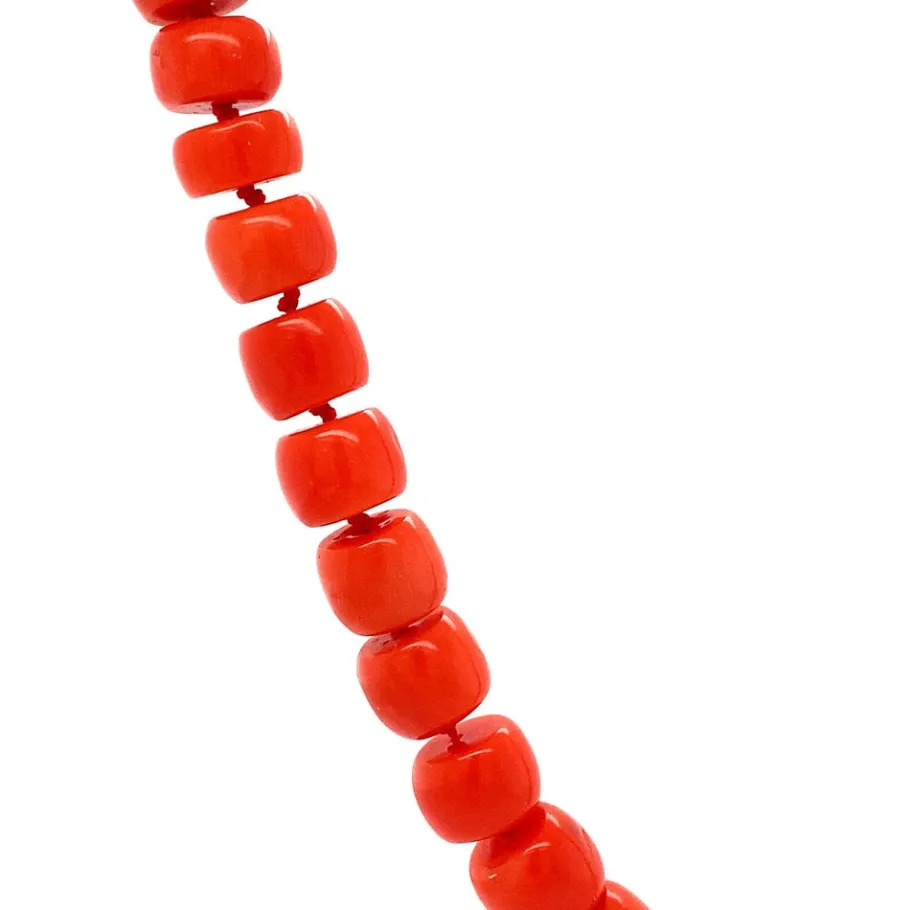 blood_coral_necklace_with_3-6.webp Blood coral necklace with gold clasp 14 krt>Vintage Jewellery Online