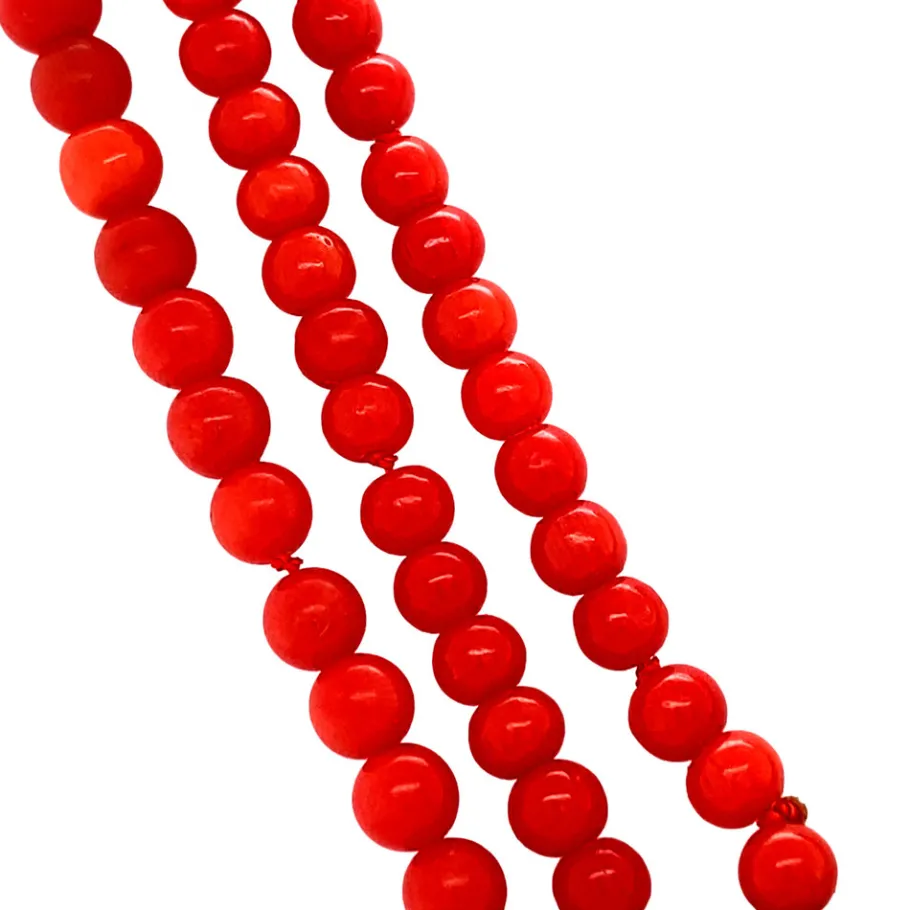 blood_coral_necklace_with_3.webp Blood coral necklace with gold clasp 14 krt>Vintage Jewellery Outlet