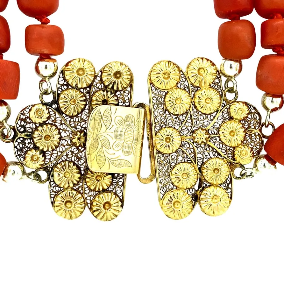 blood_coral_necklace_with_4-7.webp Blood coral necklace with gold clasp 14 krt>Vintage Jewellery Fashion