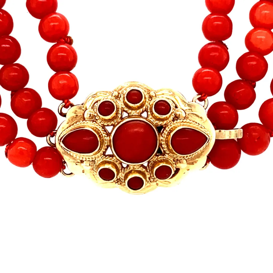 blood_coral_necklace_with_4.webp Blood coral necklace with gold clasp 14 krt>Vintage Jewellery Outlet