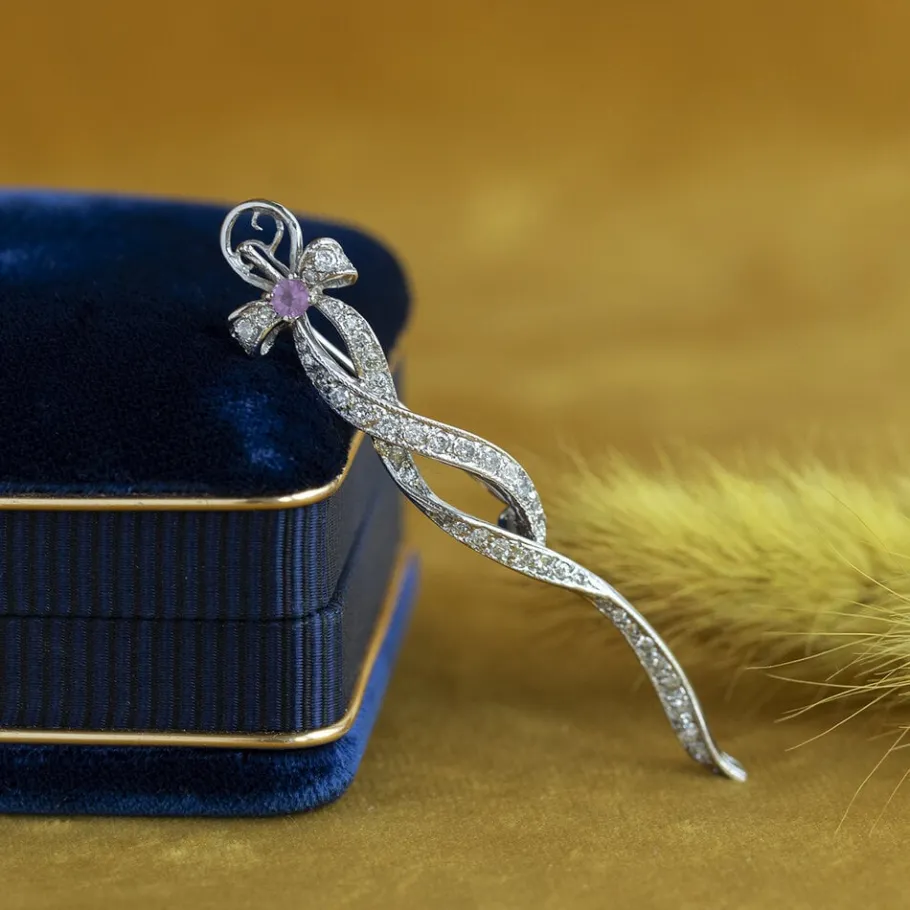 Brooch with pink sapphire and diamonds 12 krt>Vintage Jewellery Fashion