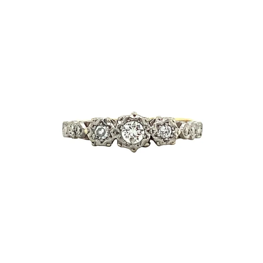 Diamond row ring 9 krt>Vintage Jewellery Clearance