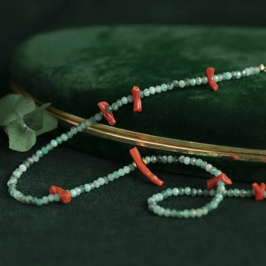 Emerald necklace with blood coral 14 krt>Vintage Jewellery Best