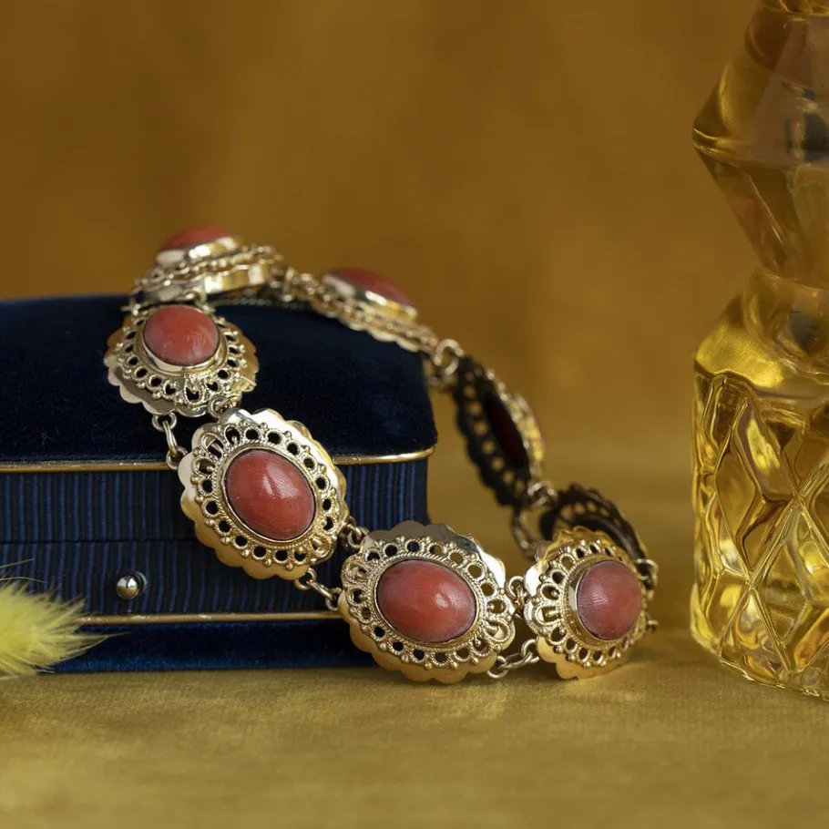Gold bracelet with blood coral 14 krt>Vintage Jewellery Best