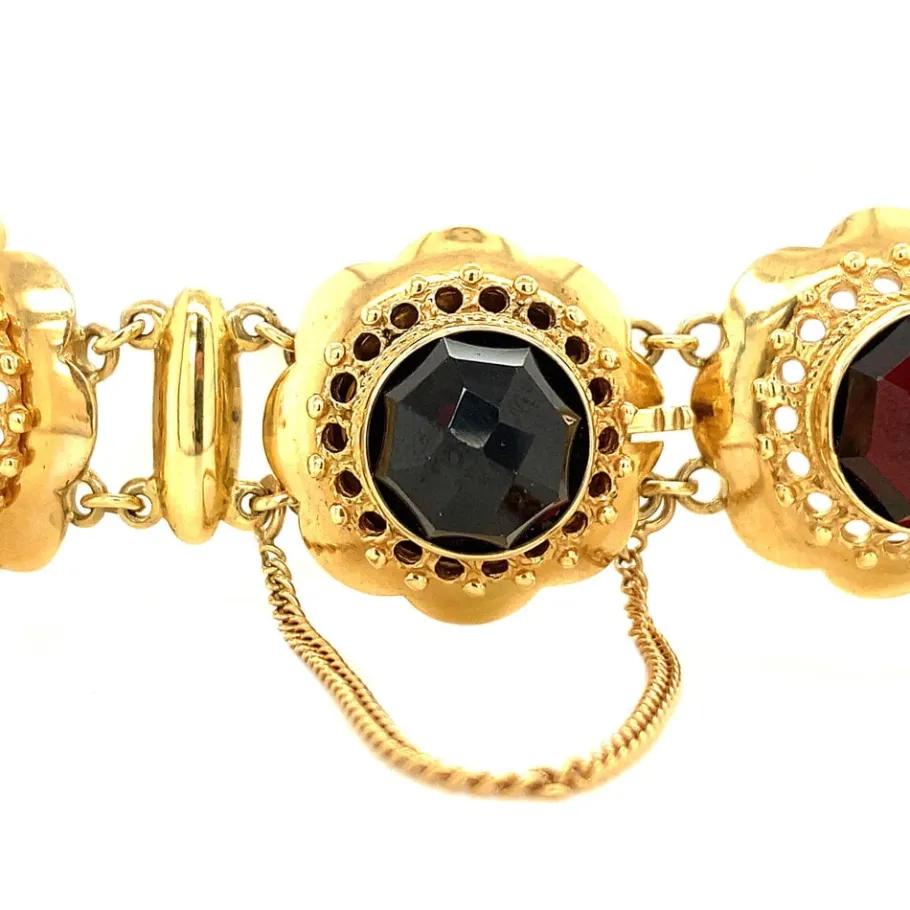 gold_bracelet_with_garnet_4-1.webp Gold bracelet with garnet 14 krt>Vintage Jewellery Clearance