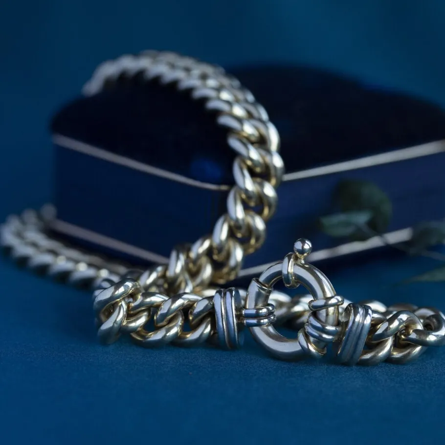 Gold curb necklace with lacing 14 krt>Vintage Jewellery Outlet