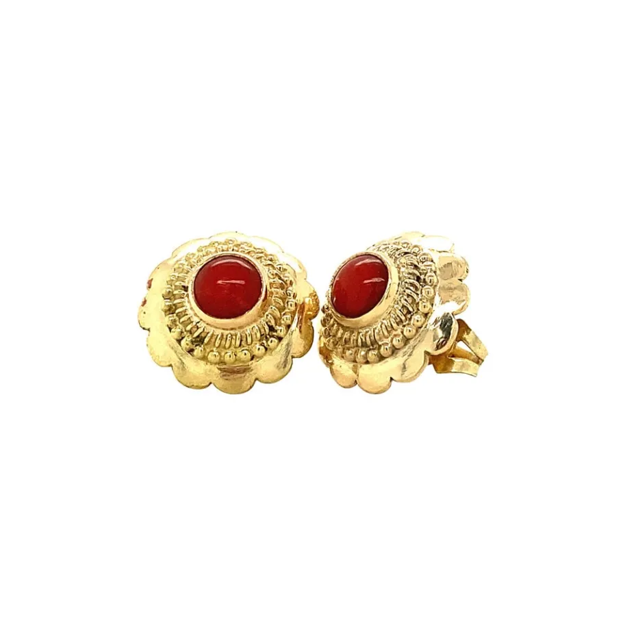 Gold ear studs with blood coral 14 krt>Vintage Jewellery Outlet