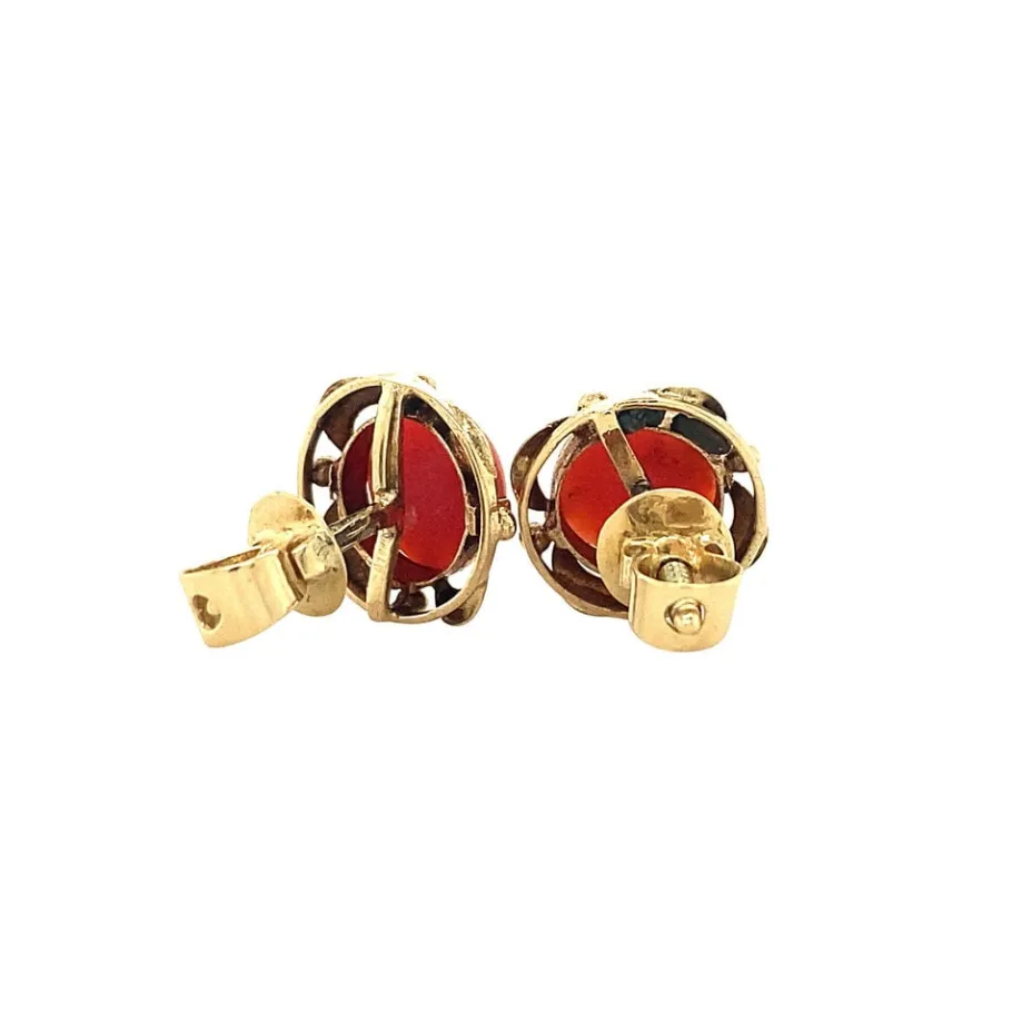gold_ear_studs_with_blood_2-4.webp Gold ear studs with blood coral 14 krt>Vintage Jewellery Outlet