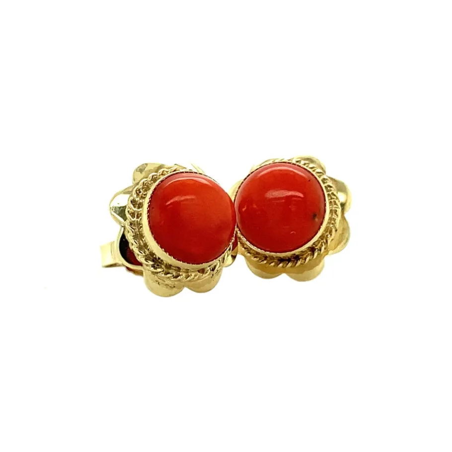 gold_ear_studs_with_blood_2-7.webp Gold ear studs with blood coral 14 krt>Vintage Jewellery Fashion