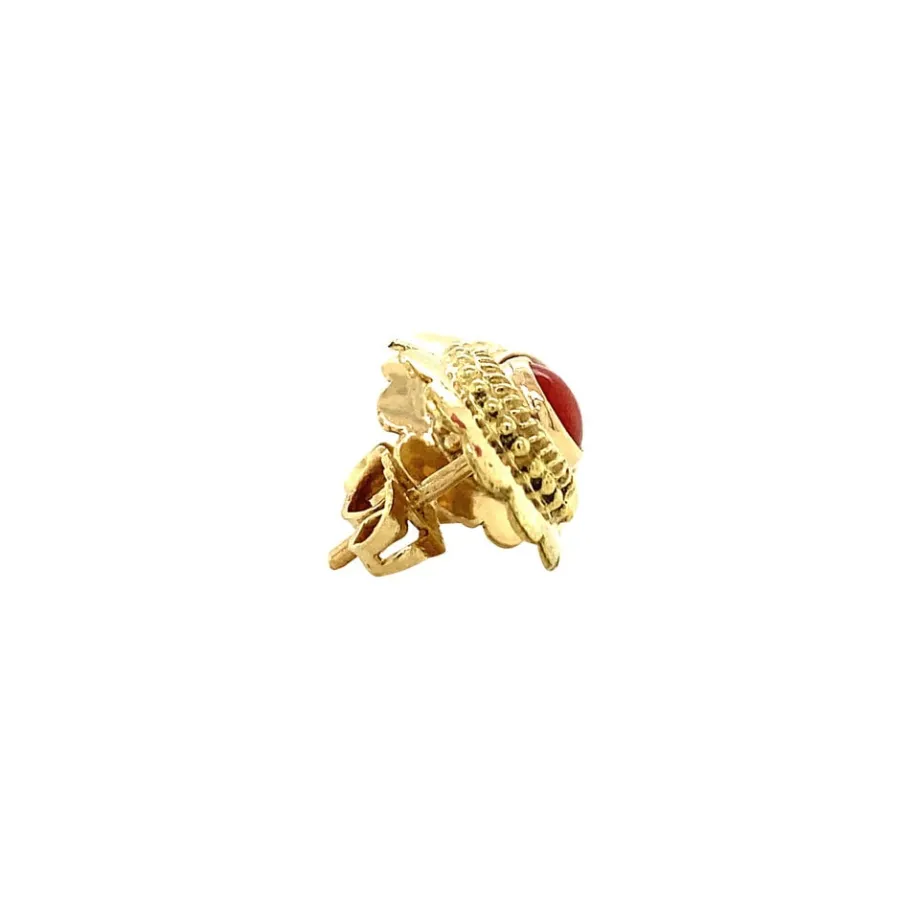 gold_ear_studs_with_blood_3-3.webp Gold ear studs with blood coral 14 krt>Vintage Jewellery Outlet