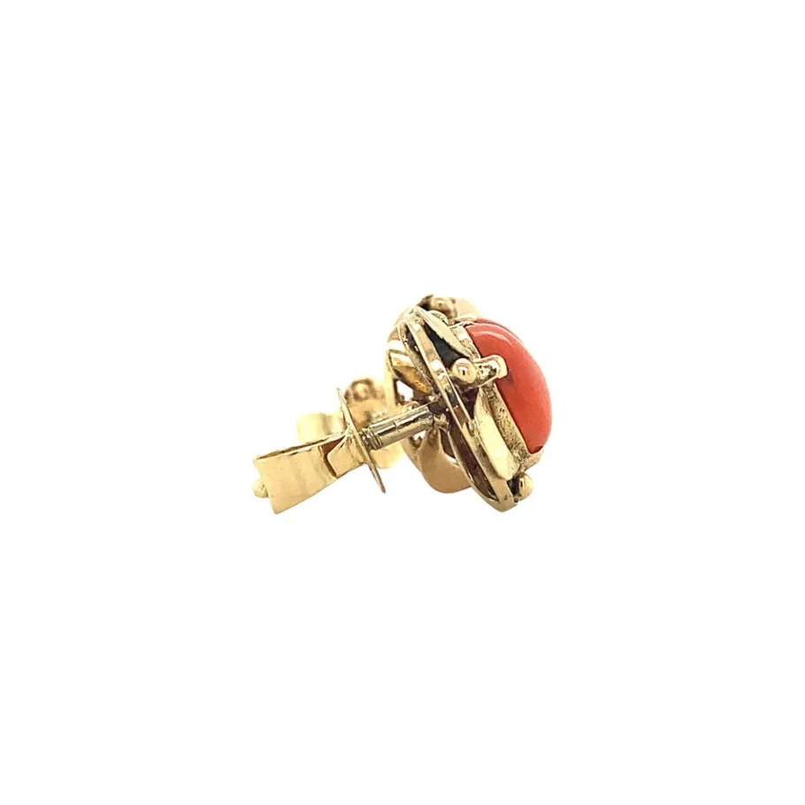 gold_ear_studs_with_blood_3-4.webp Gold ear studs with blood coral 14 krt>Vintage Jewellery Outlet