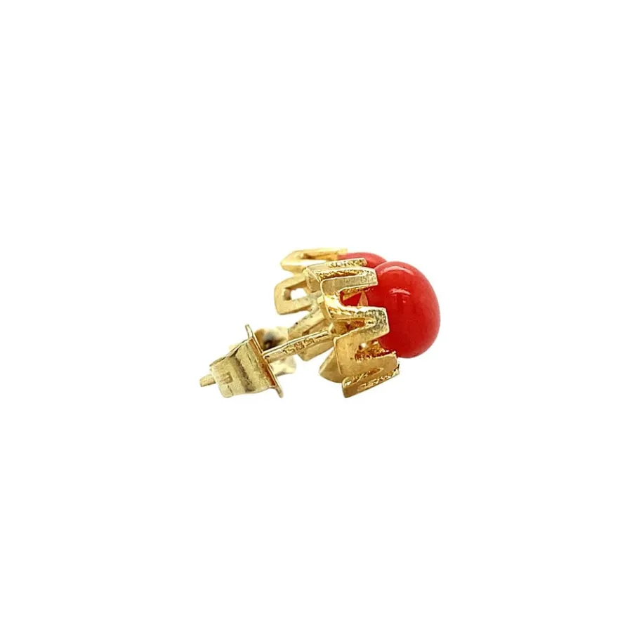gold_ear_studs_with_blood_3-6.webp Gold ear studs with blood coral 14 krt>Vintage Jewellery New