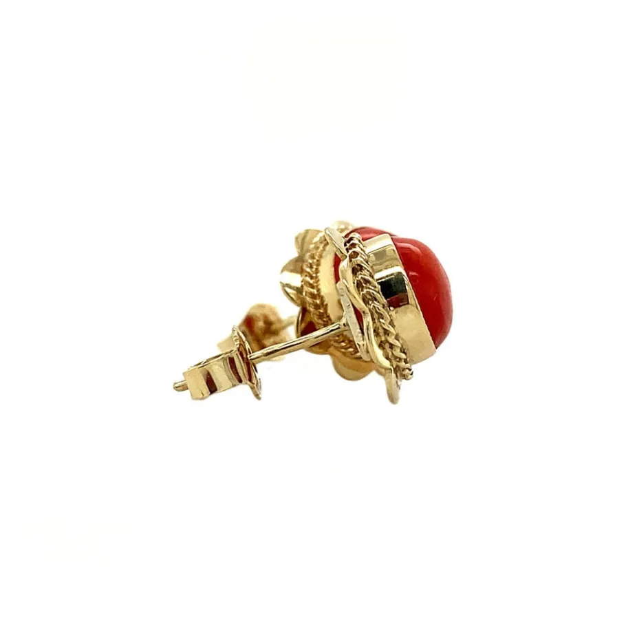 gold_ear_studs_with_blood_3-7.webp Gold ear studs with blood coral 14 krt>Vintage Jewellery Fashion
