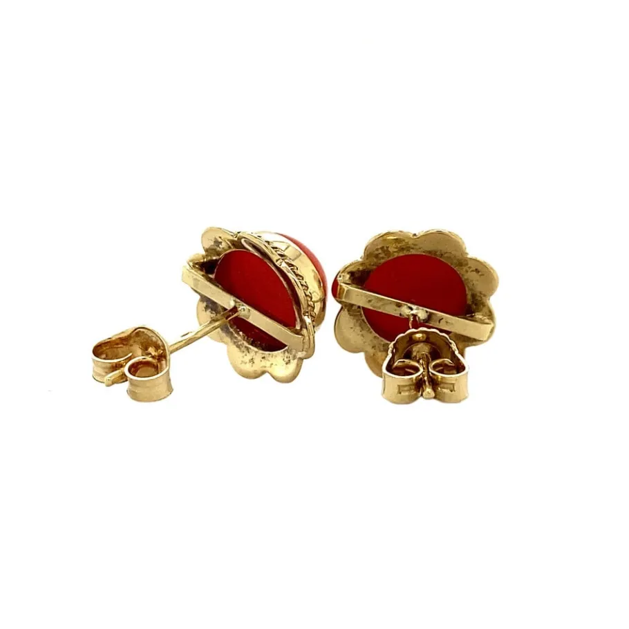 gold_ear_studs_with_blood_4-7.webp Gold ear studs with blood coral 14 krt>Vintage Jewellery Fashion