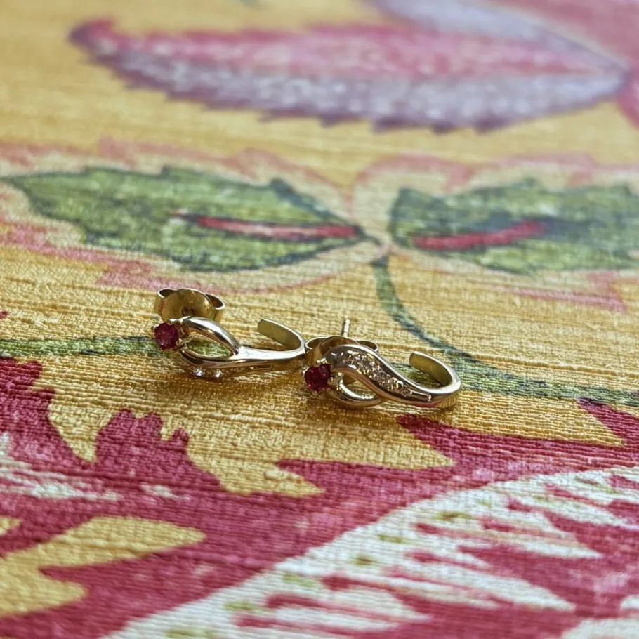 Gold ear studs with ruby and diamond 14 krt>Vintage Jewellery Online