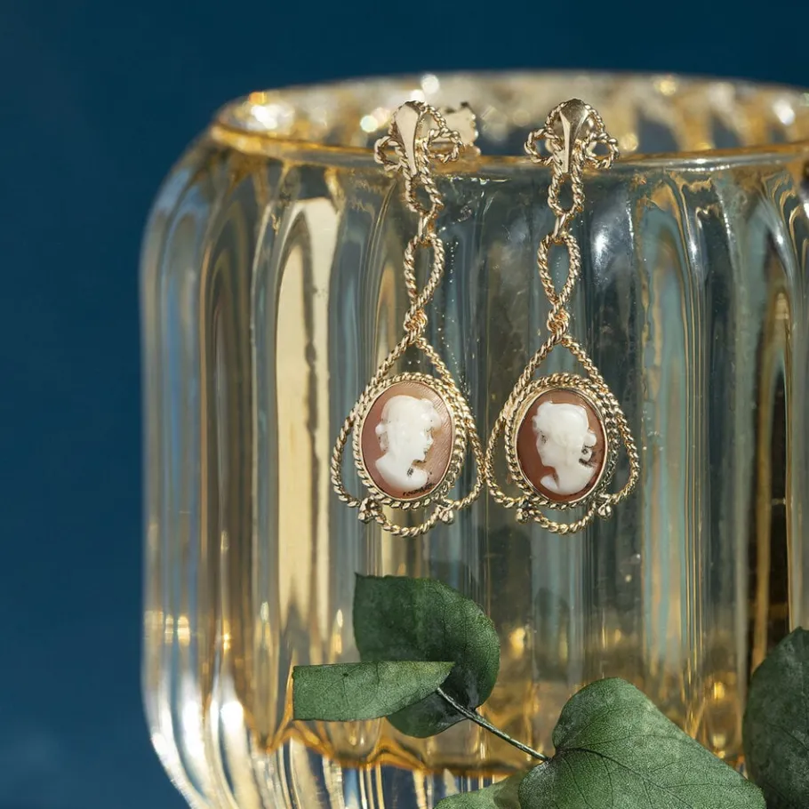 Gold earrings with cameo 14 krt>Vintage Jewellery Outlet