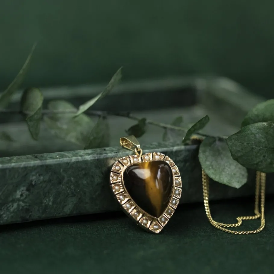 Gold heart pendant with tiger eye and pearls 14 krt>Vintage Jewellery Discount