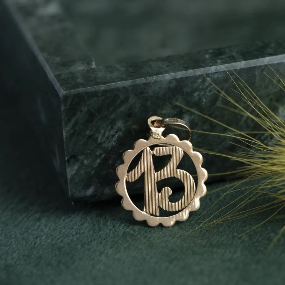 Gold number thirteen pendant 18 krt>Vintage Jewellery Fashion