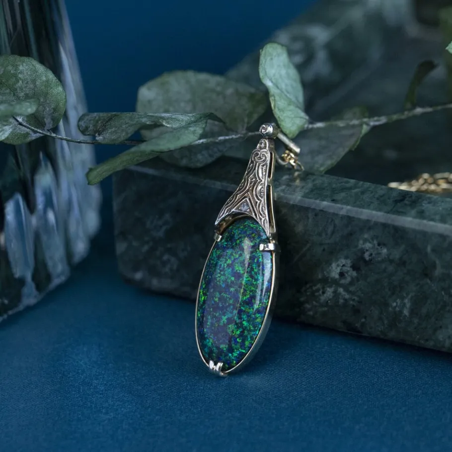 Gold pendant with black opal and rose diamond 14 krt>Vintage Jewellery Best