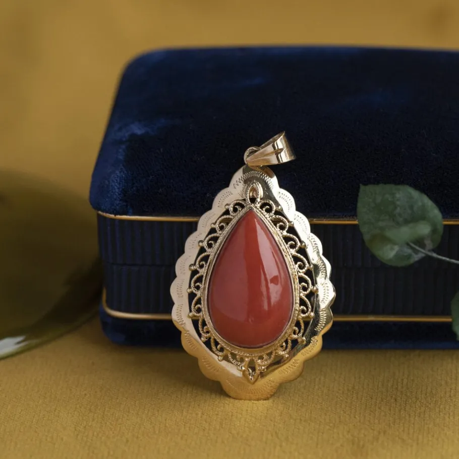 Gold pendant with blood coral 14 krt>Vintage Jewellery Hot