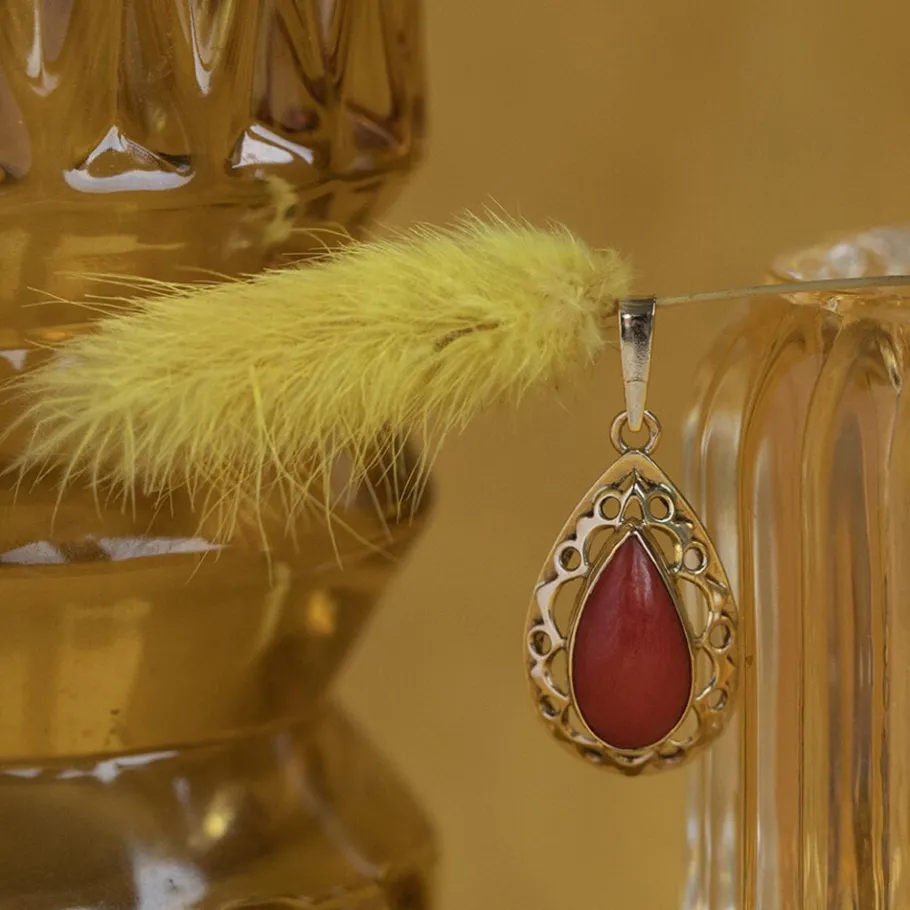Gold pendant with blood coral 14 krt>Vintage Jewellery New