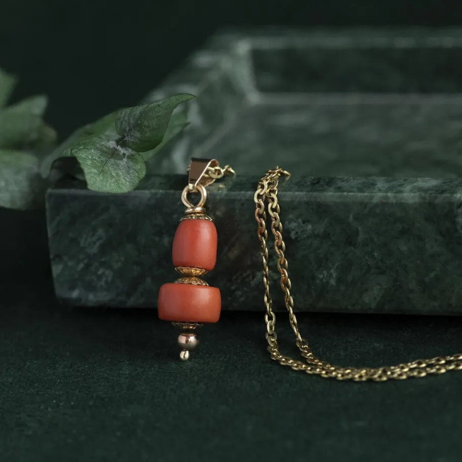 Gold pendant with blood coral 14 krt>Vintage Jewellery Outlet