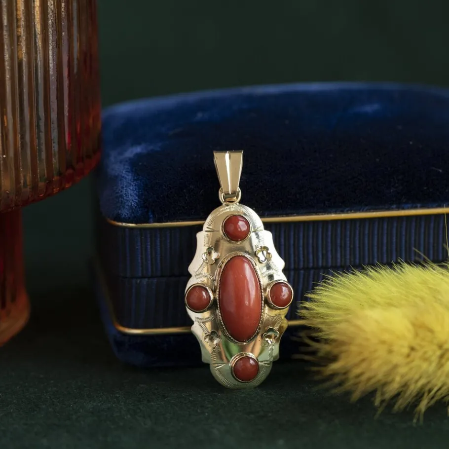 Gold pendant with blood coral 14 krt>Vintage Jewellery Hot