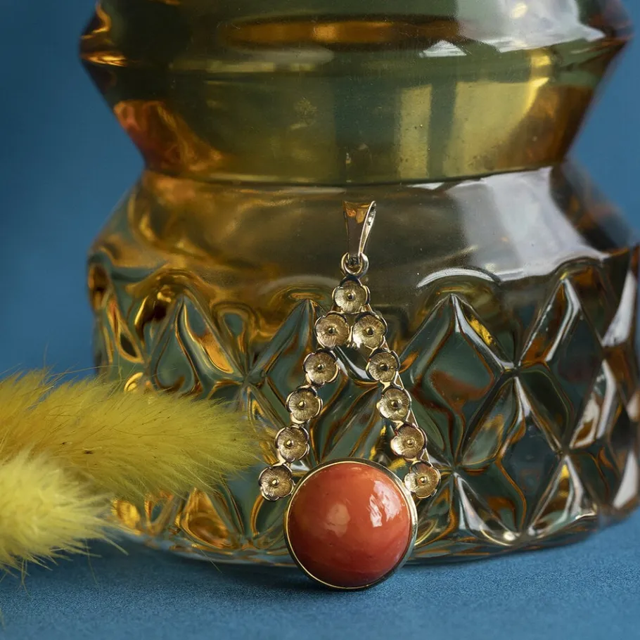 Gold pendant with blood coral 14 krt>Vintage Jewellery Discount