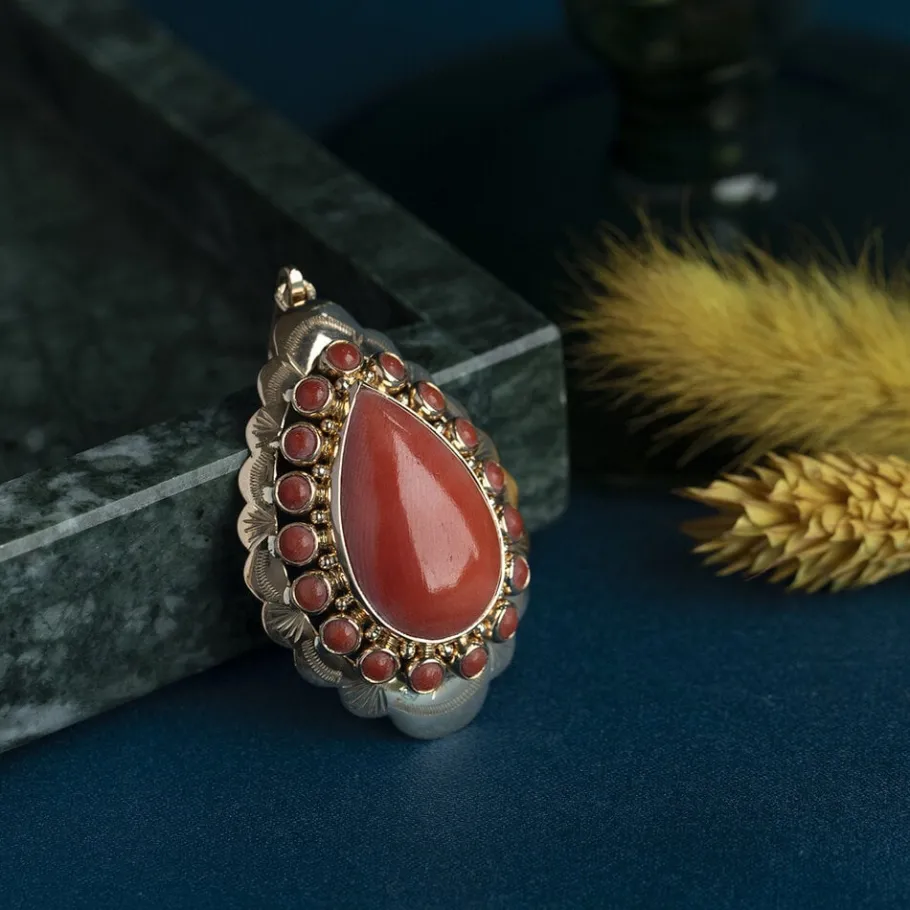 Gold pendant with blood coral 14 krt>Vintage Jewellery New