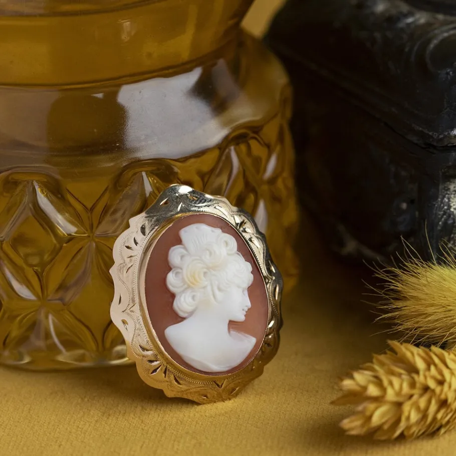 Gold pendant with cameo 14 krt>Vintage Jewellery Hot