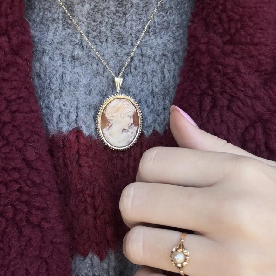 Gold pendant with cameo 14 krt>Vintage Jewellery Hot
