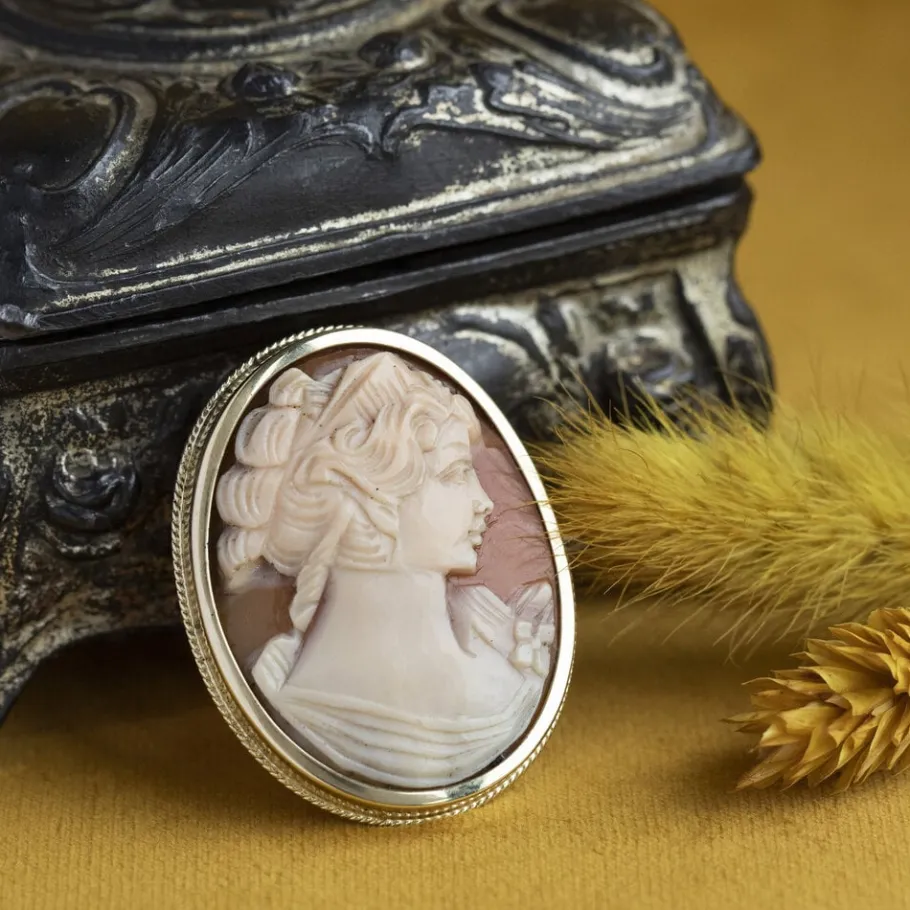Gold pendant with cameo 14 krt>Vintage Jewellery Hot