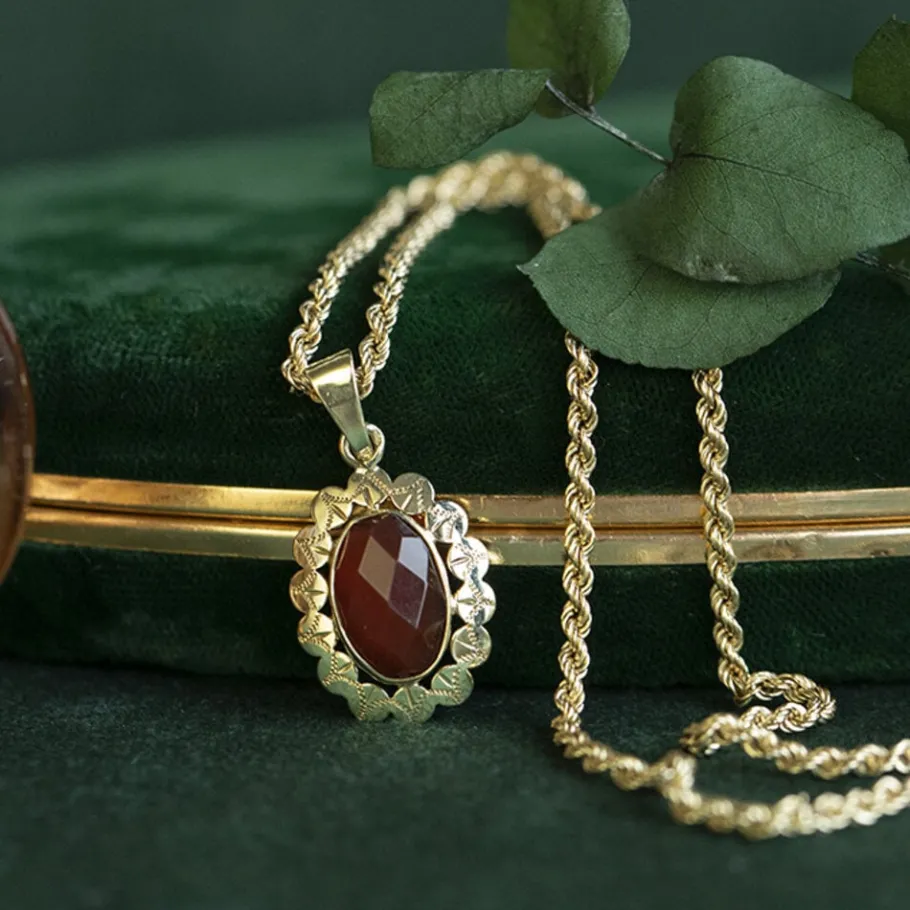 Gold pendant with carnelian 14 krt>Vintage Jewellery Discount