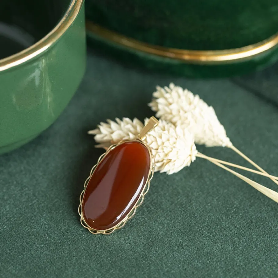Gold pendant with carnelian 14 krt>Vintage Jewellery Sale