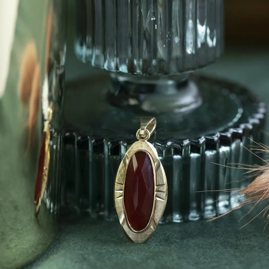 Gold pendant with carnelian 14 krt>Vintage Jewellery Discount