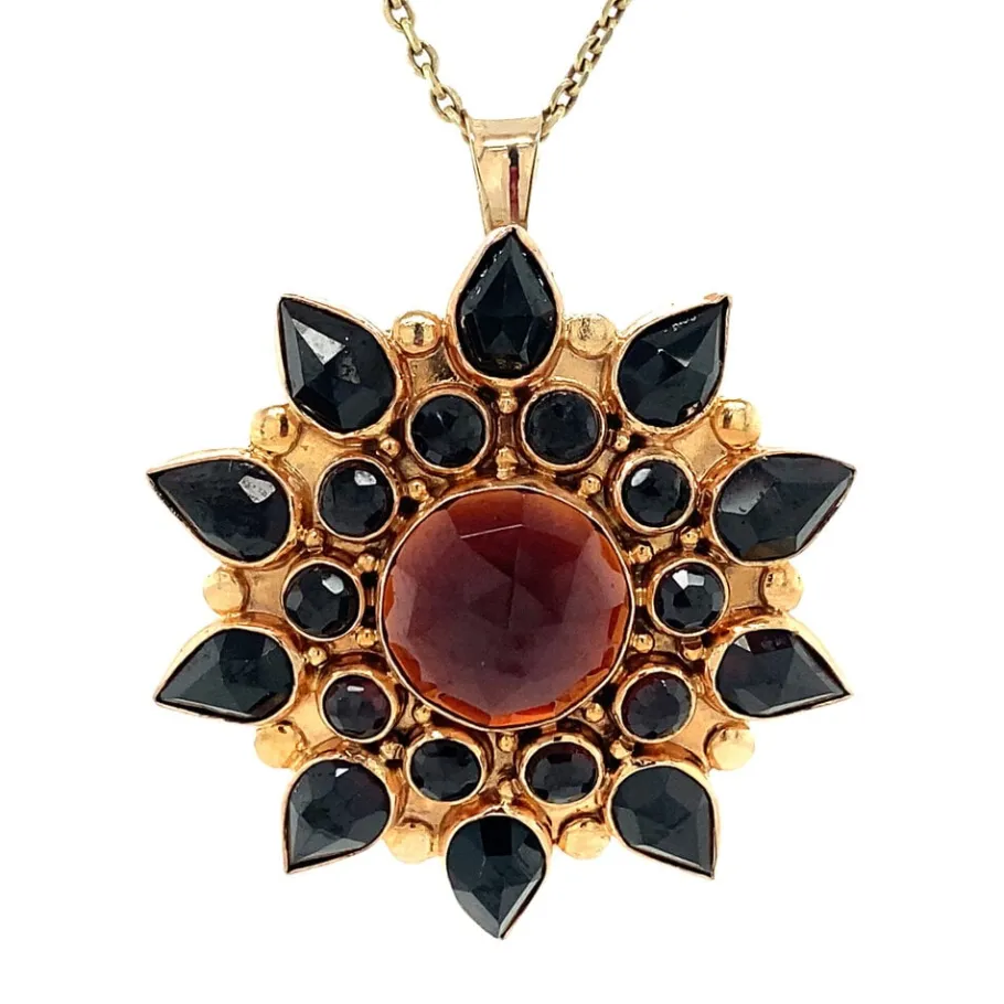 Gold pendant with garnet 14 krt>Vintage Jewellery Clearance