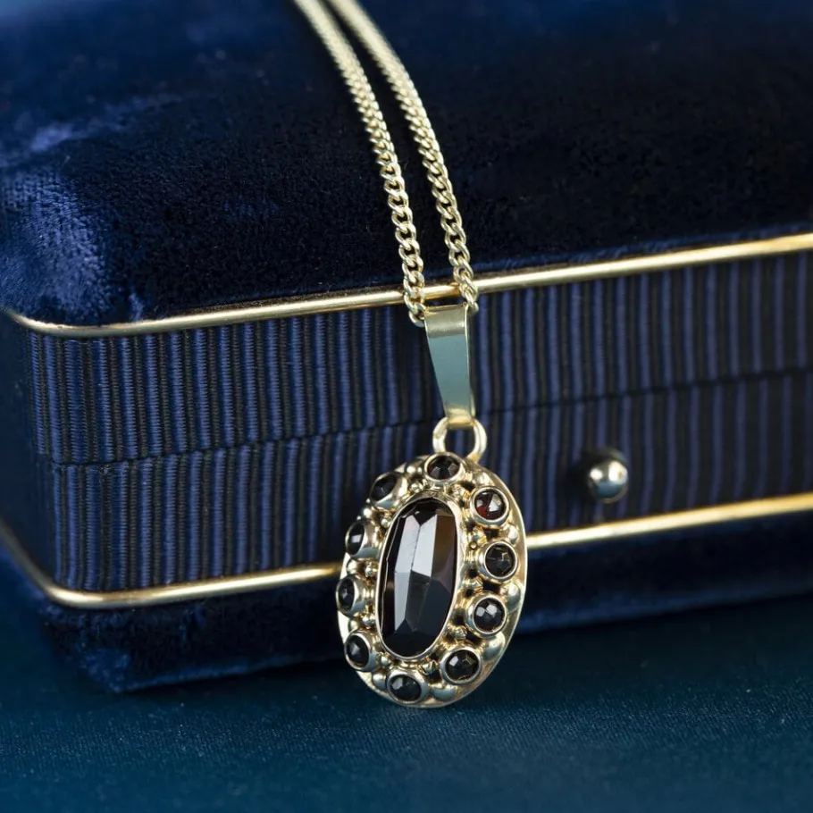 Gold pendant with garnet 14 krt>Vintage Jewellery Discount