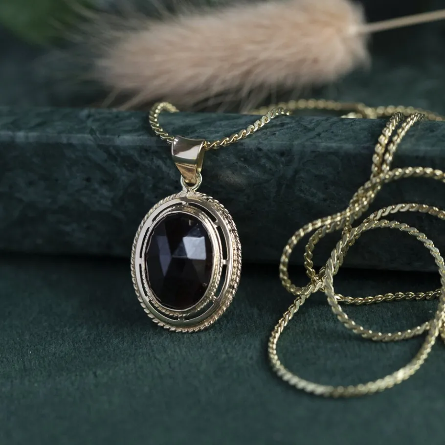Gold pendant with garnet 14 krt>Vintage Jewellery Outlet