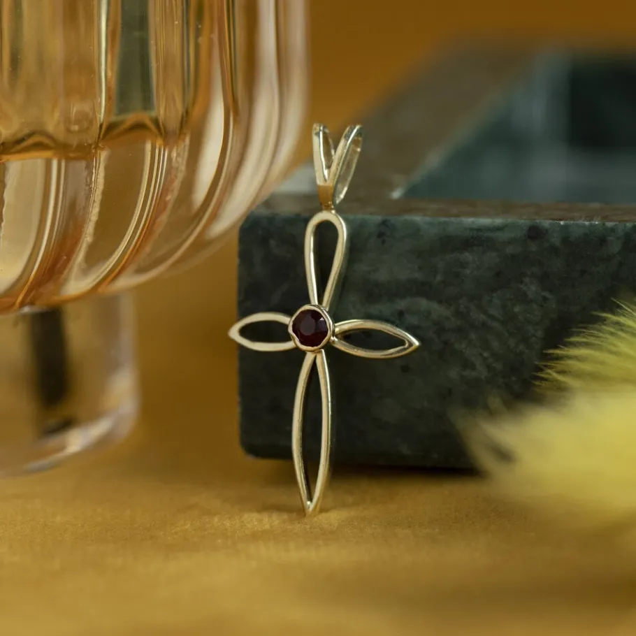 Gold pendant with garnet 14 krt>Vintage Jewellery Outlet