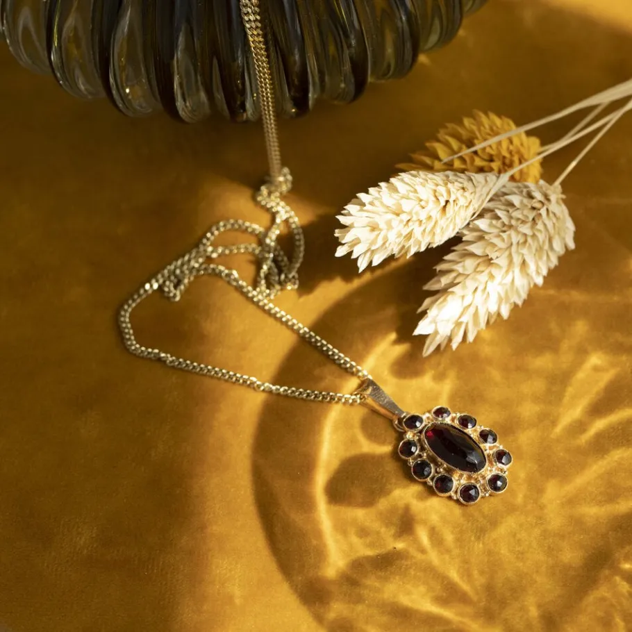 gold_pendant_with_garnet__1-33.webp Gold pendant with garnet 14 krt>Vintage Jewellery Online