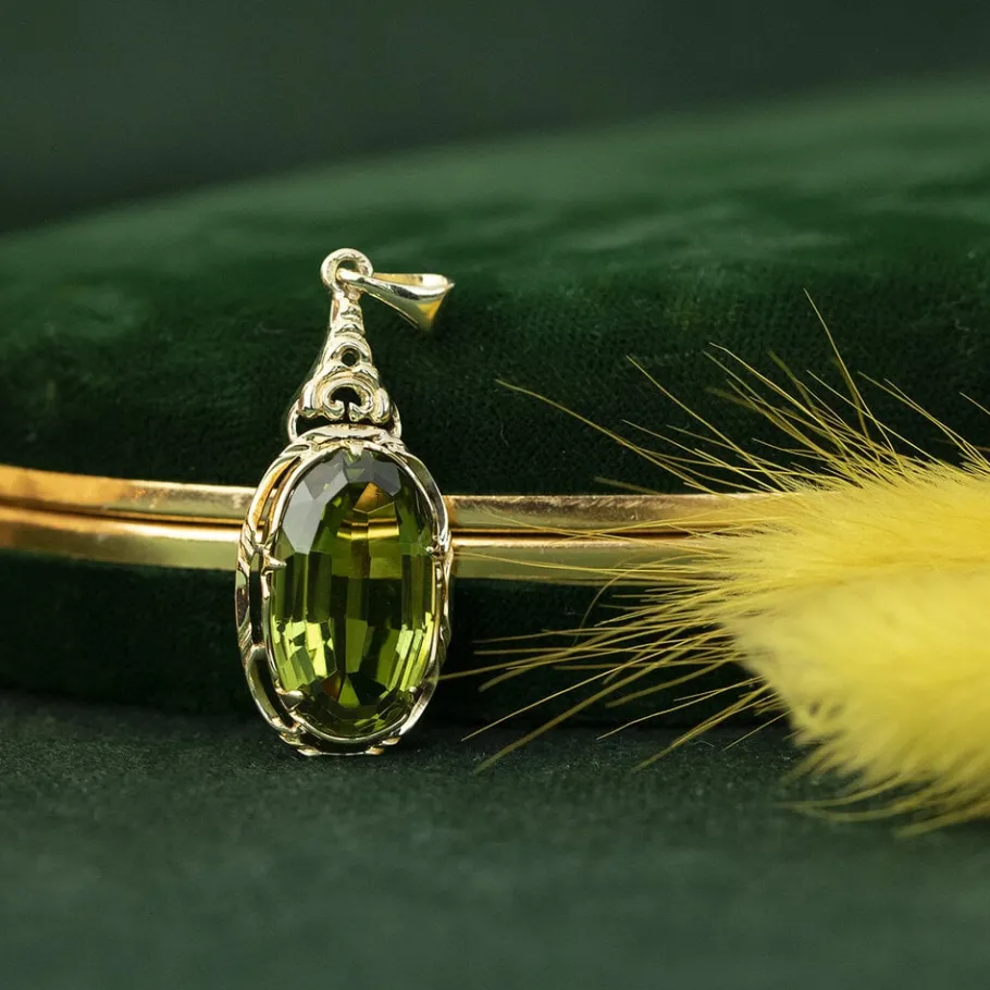 Gold pendant with green spinel 14 krt>Vintage Jewellery Discount