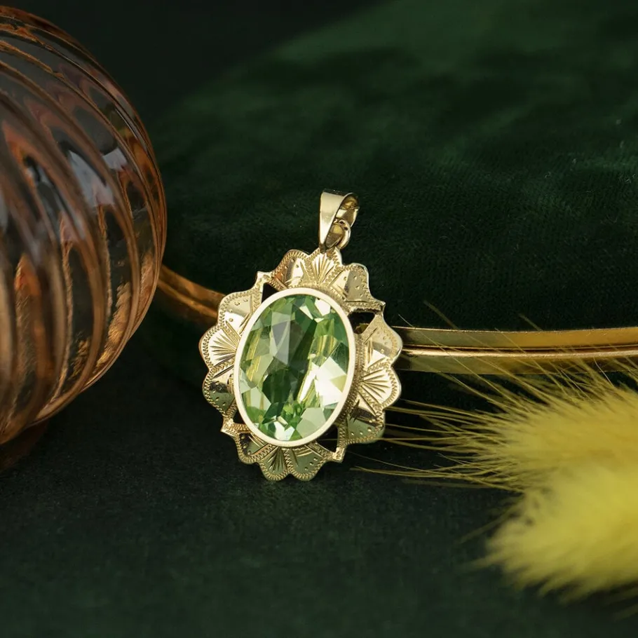gold_pendant_with_green_s_1-2.webp Gold pendant with green spinel 14 krt>Vintage Jewellery Online
