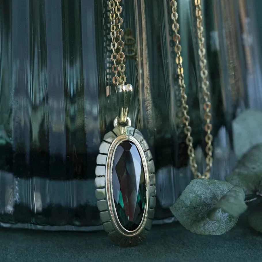 Gold pendant with green spinel 14 krt>Vintage Jewellery Clearance